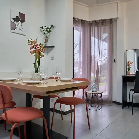 L'adreia Confortable T2 - Renove - Lumineux - Calme - Parking - Proche Lille & Tramway Apartment Marcq-en-Baroeul