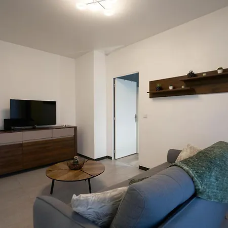 Daire L'adreia Confortable T2 - Renove - Lumineux - Calme - Parking - Proche Lille & Tramway *