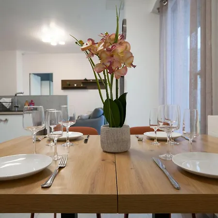 L'adreia Confortable T2 - Renove - Lumineux - Calme - Parking - Proche Lille & Tramway Apartment *